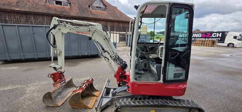 Takeuchi TB325R