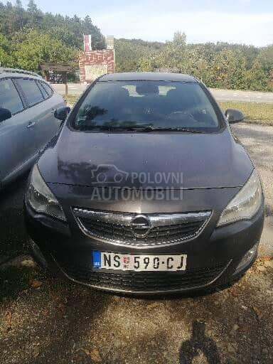 Opel Astra J 