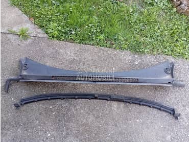 Plastika ispod sofersajbne za Peugeot 3008