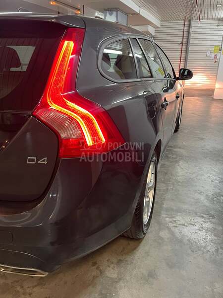 Volvo V60 