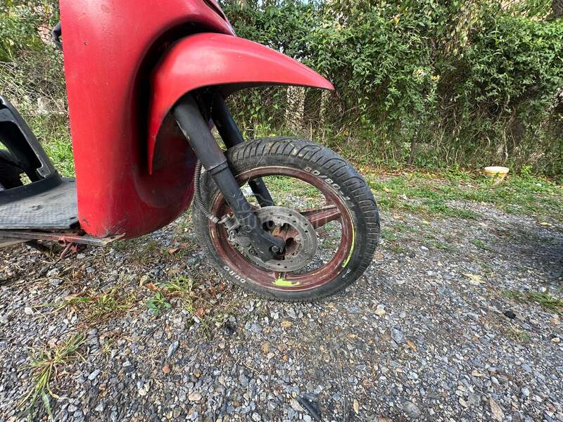 Piaggio Free