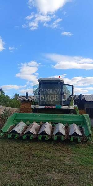 Claas Dominator 106