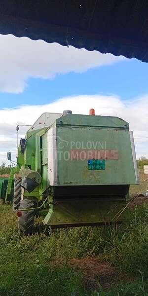 Claas Dominator 106