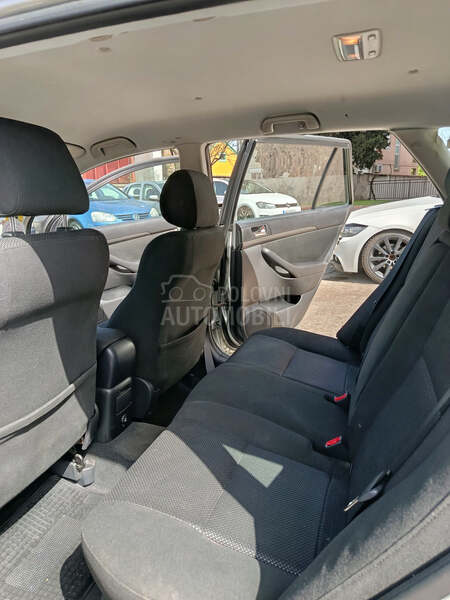 Toyota Avensis 