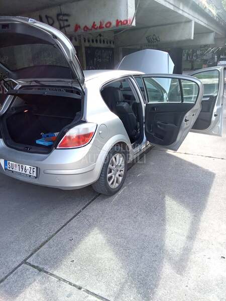 Opel Astra H 