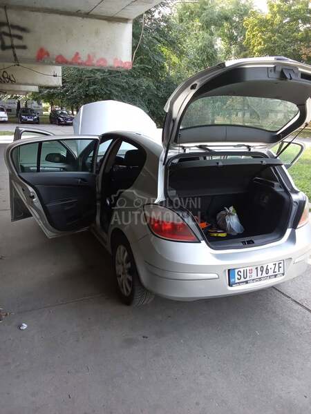 Opel Astra H 