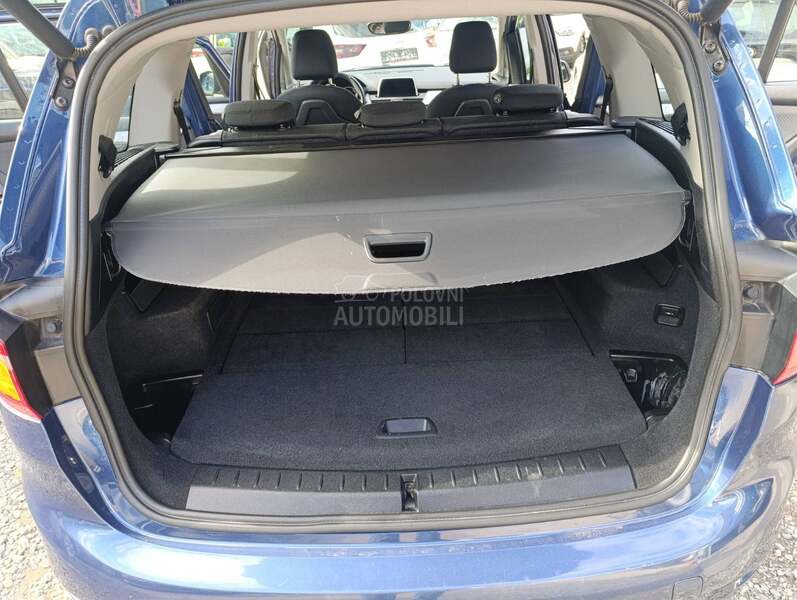 BMW 218 218i 7 sedista