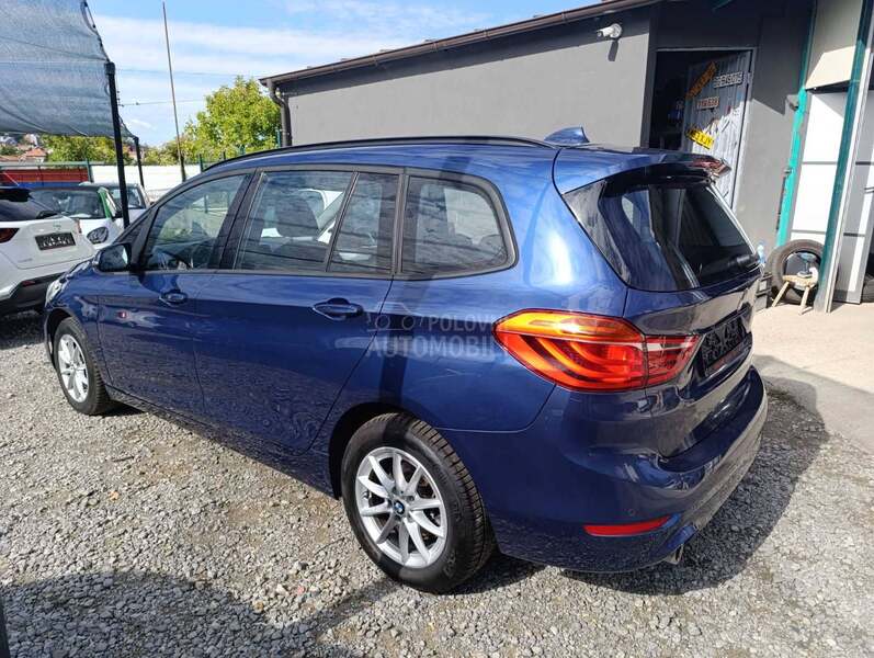 BMW 218 218i 7 sedista