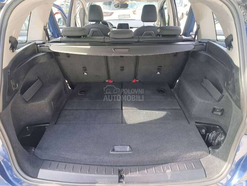 BMW 218 218i 7 sedista