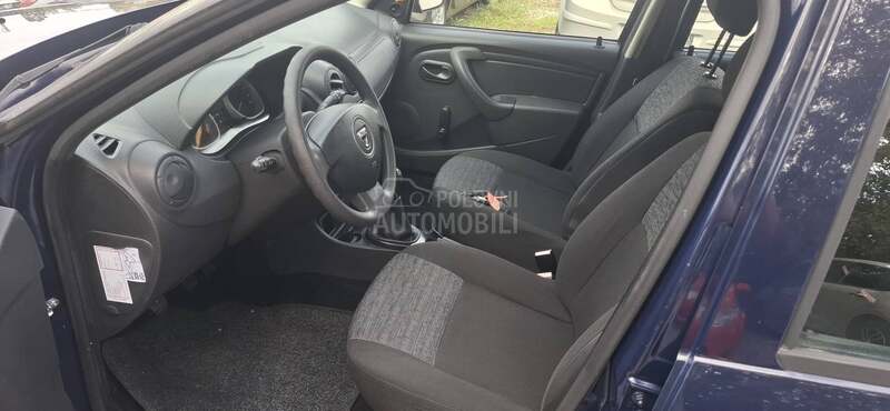 Dacia Duster 1.6 BENC NEMA KLIMU