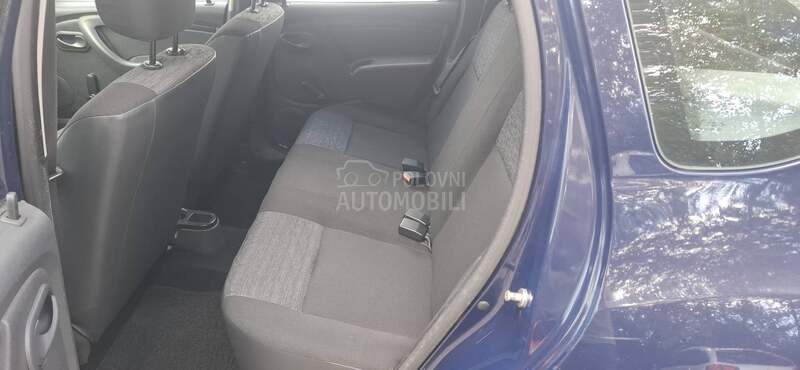 Dacia Duster 1.6 BENC NEMA KLIMU