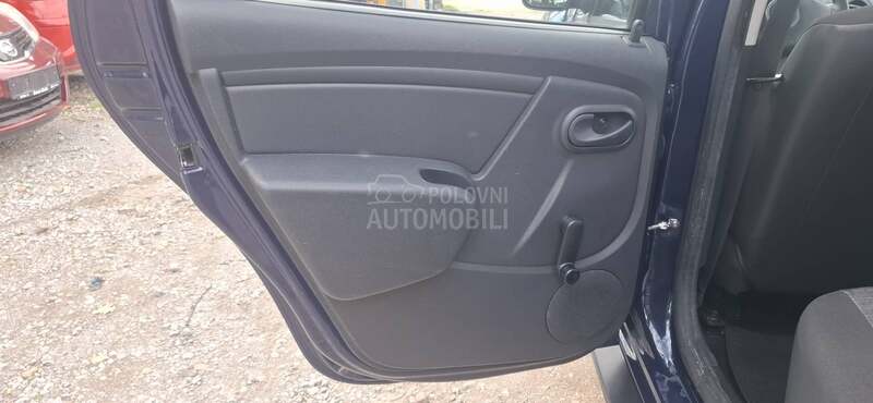 Dacia Duster 1.6 BENC NEMA KLIMU