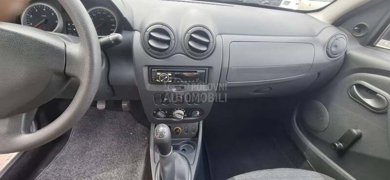 Dacia Duster 1.6 BENC NEMA KLIMU