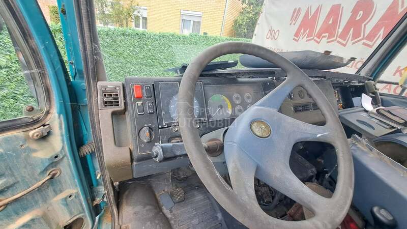 Mercedes Benz Vario 815