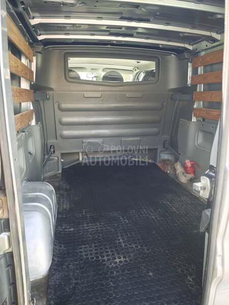 Renault Trafic 2.5 dci 5 sedišta N1sport