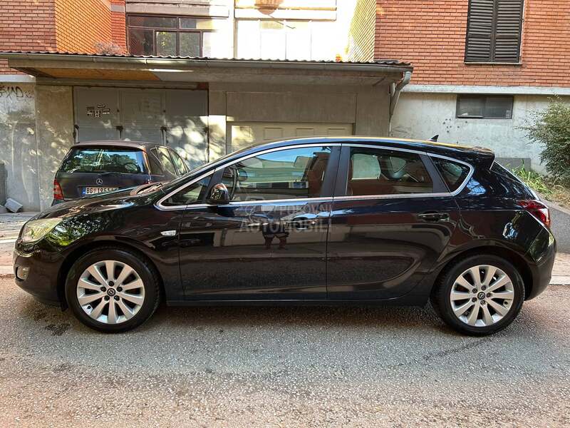 Opel Astra J 1.7 cdti cosmo navy