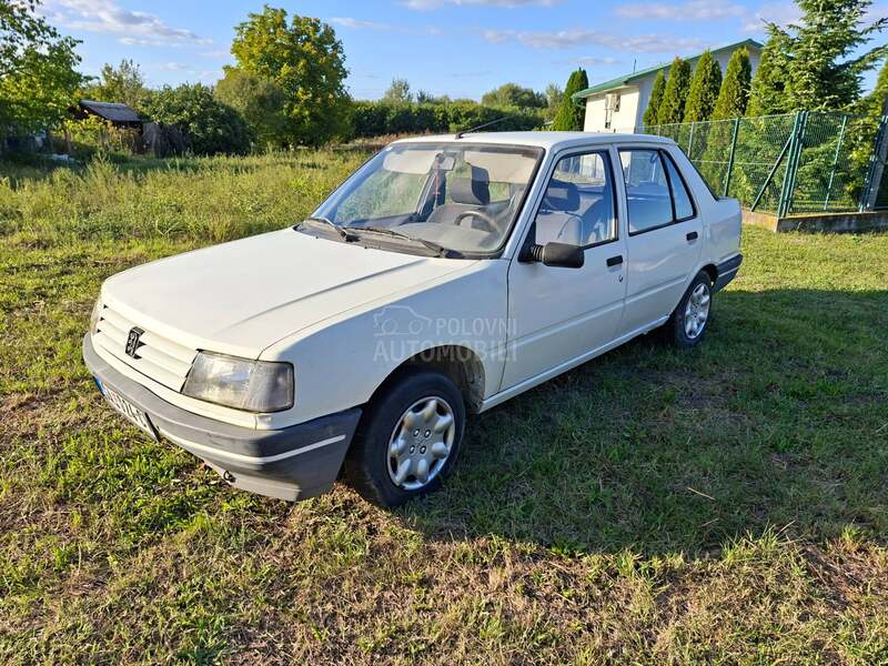Peugeot 309 