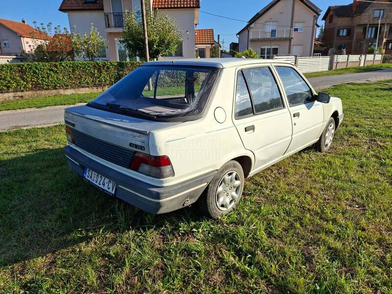 Peugeot 309 