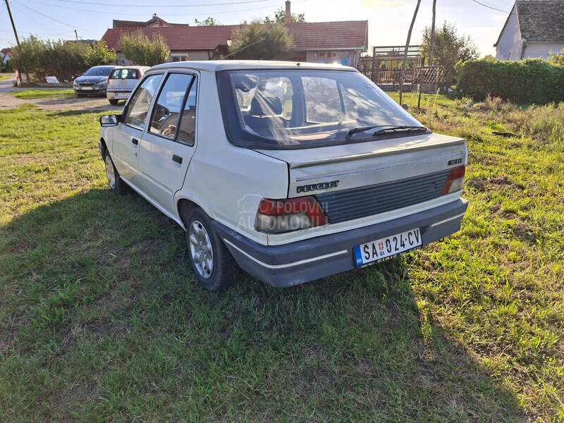 Peugeot 309 