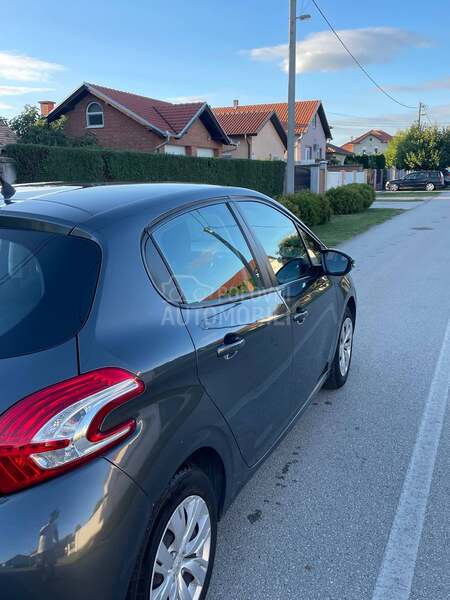 Peugeot 208 1.2