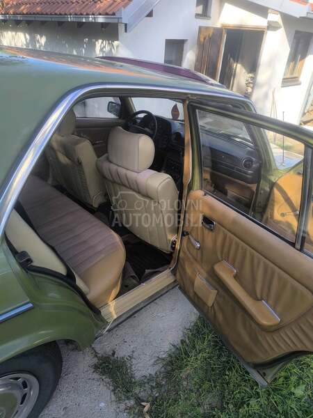 Mercedes Benz W123 240D