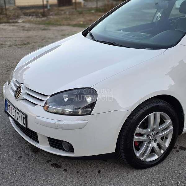 Volkswagen Golf 5 TOUR//KOZA//NAV