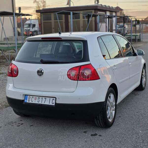 Volkswagen Golf 5 TOUR//KOZA//NAV