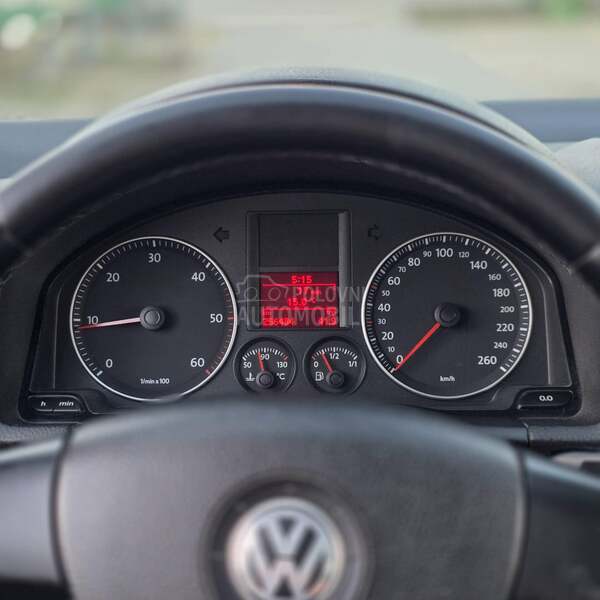 Volkswagen Golf 5 TOUR//KOZA//NAV