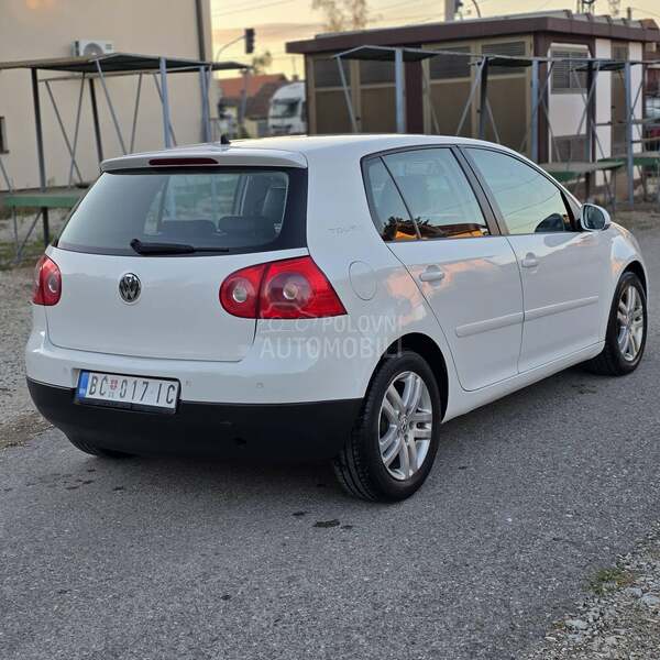Volkswagen Golf 5 TOUR//KOZA//NAV