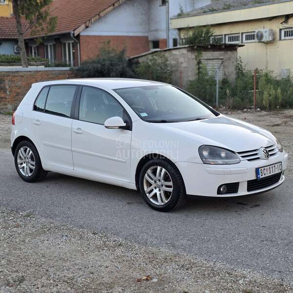 Volkswagen Golf 5 TOUR//KOZA//NAV