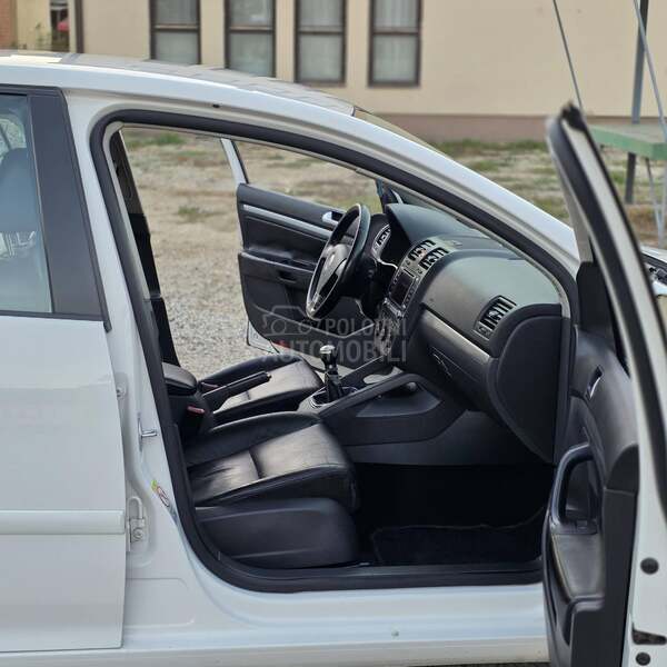 Volkswagen Golf 5 TOUR//KOZA//NAV