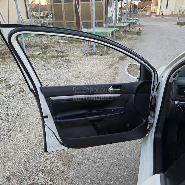 Volkswagen Golf 5 TOUR//KOZA//NAV