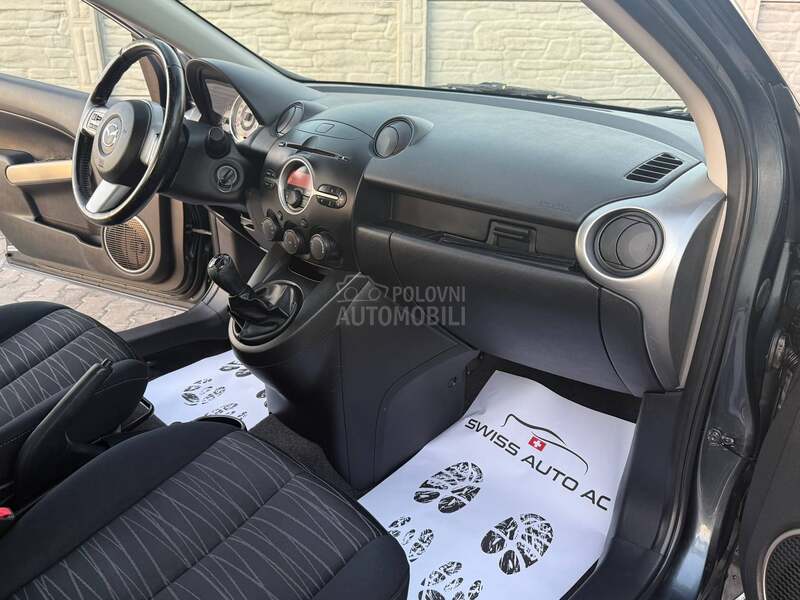 Mazda 2 1.3i