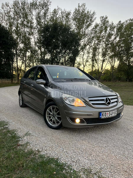 Mercedes Benz B 180 