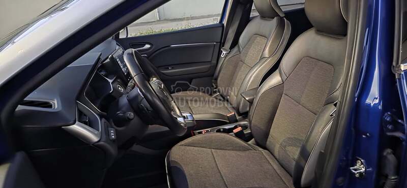 Renault Captur 1.3 TCE INTES EDC