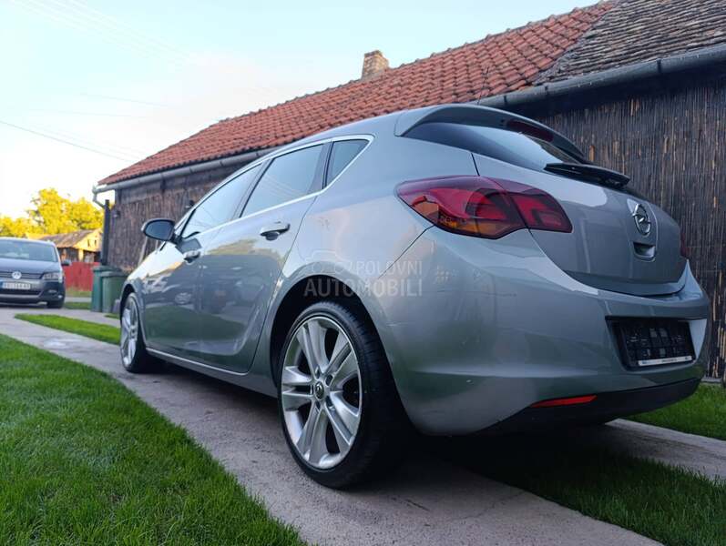 Opel Astra J 1.7 cdti