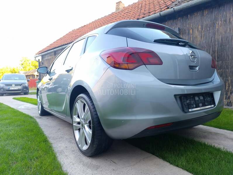 Opel Astra J 1.7 cdti
