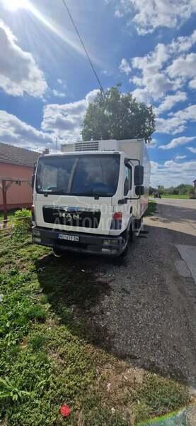 MAN 818