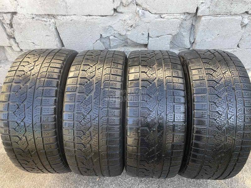 Kumho 275/45 R20 Zimska