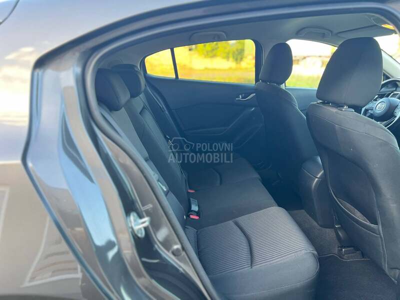 Mazda 3 2.0 REVOLUTION CH