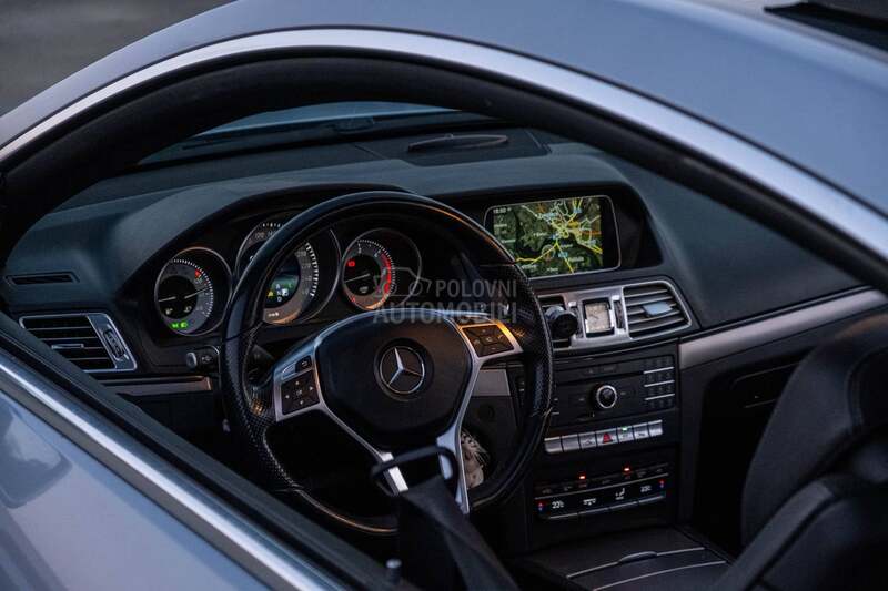 Mercedes Benz E 220 AMG