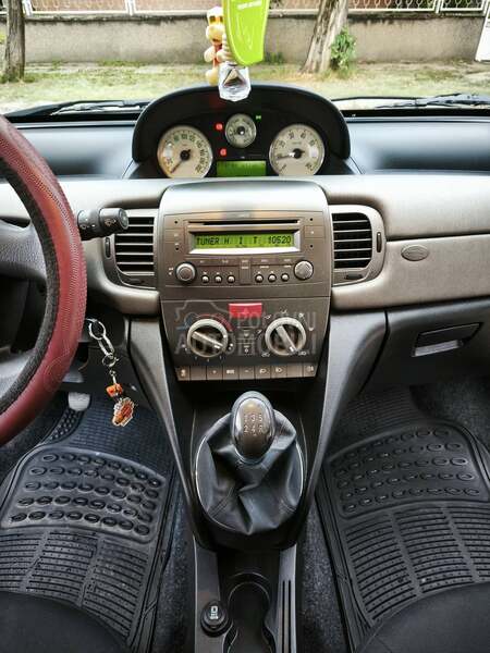 Lancia Ypsilon 1.2 16v