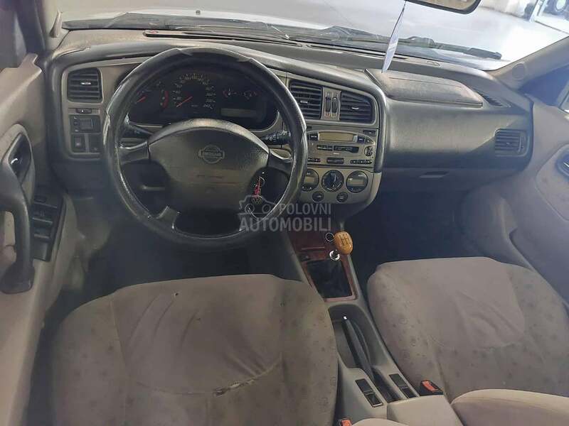 Nissan Primera 