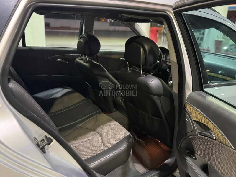 Mercedes Benz E 220 A.V.A.N.T.G.A.R.D