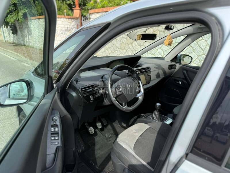 Citroen C4 Picasso -  kompletan auto u delovima