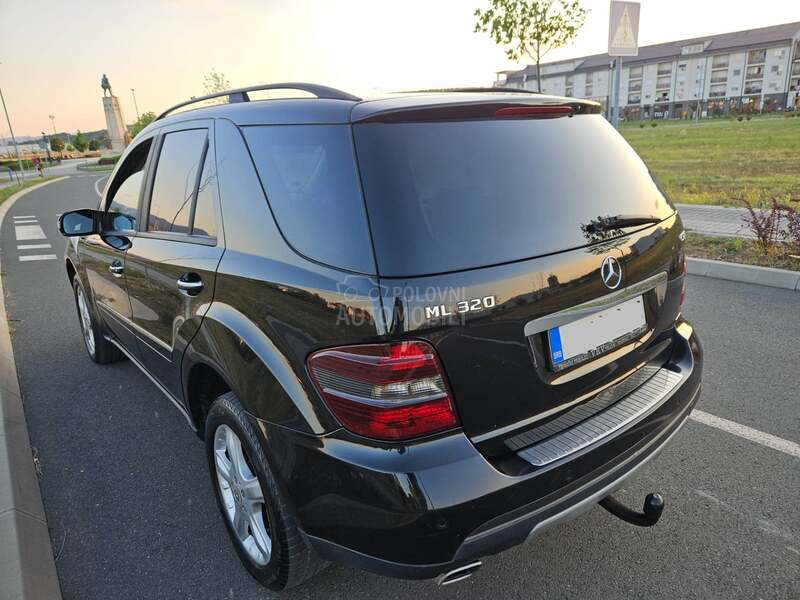 Mercedes Benz ML 320 CDI reg godinu