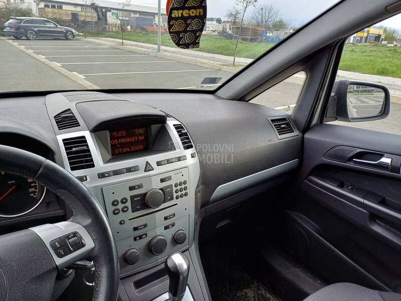 Opel Zafira 