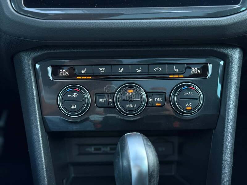 Volkswagen Tiguan Highline/Pano/Dsg