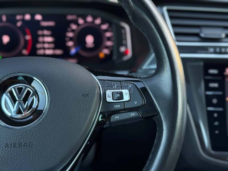 Volkswagen Tiguan Highline/Pano/Dsg