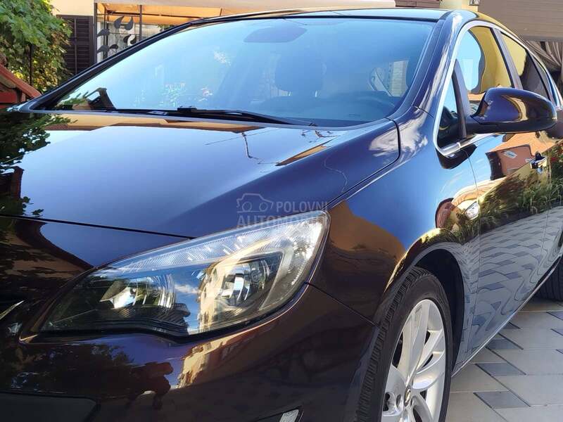 Opel Astra J 1.4 SPORT